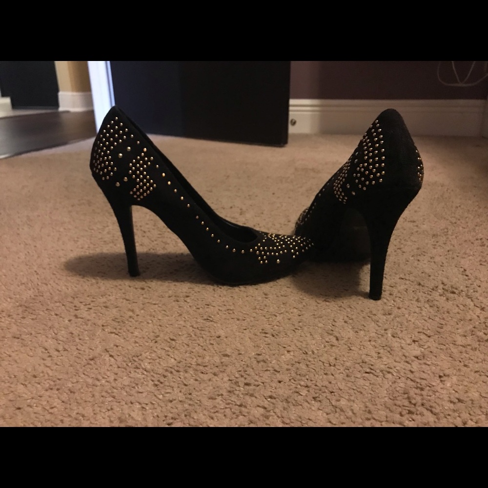 Black and Gold Heels!